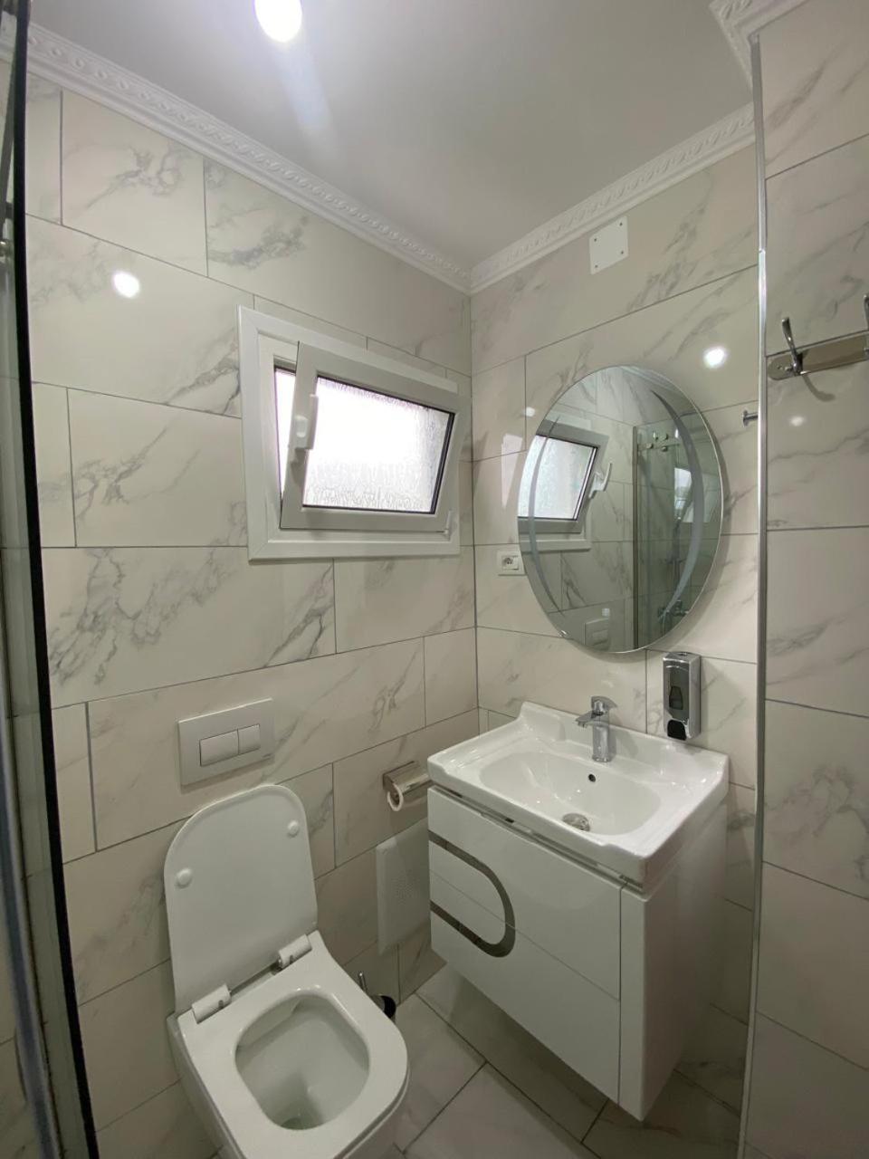 Rent Rooms Sakolli 培拉特 外观 照片